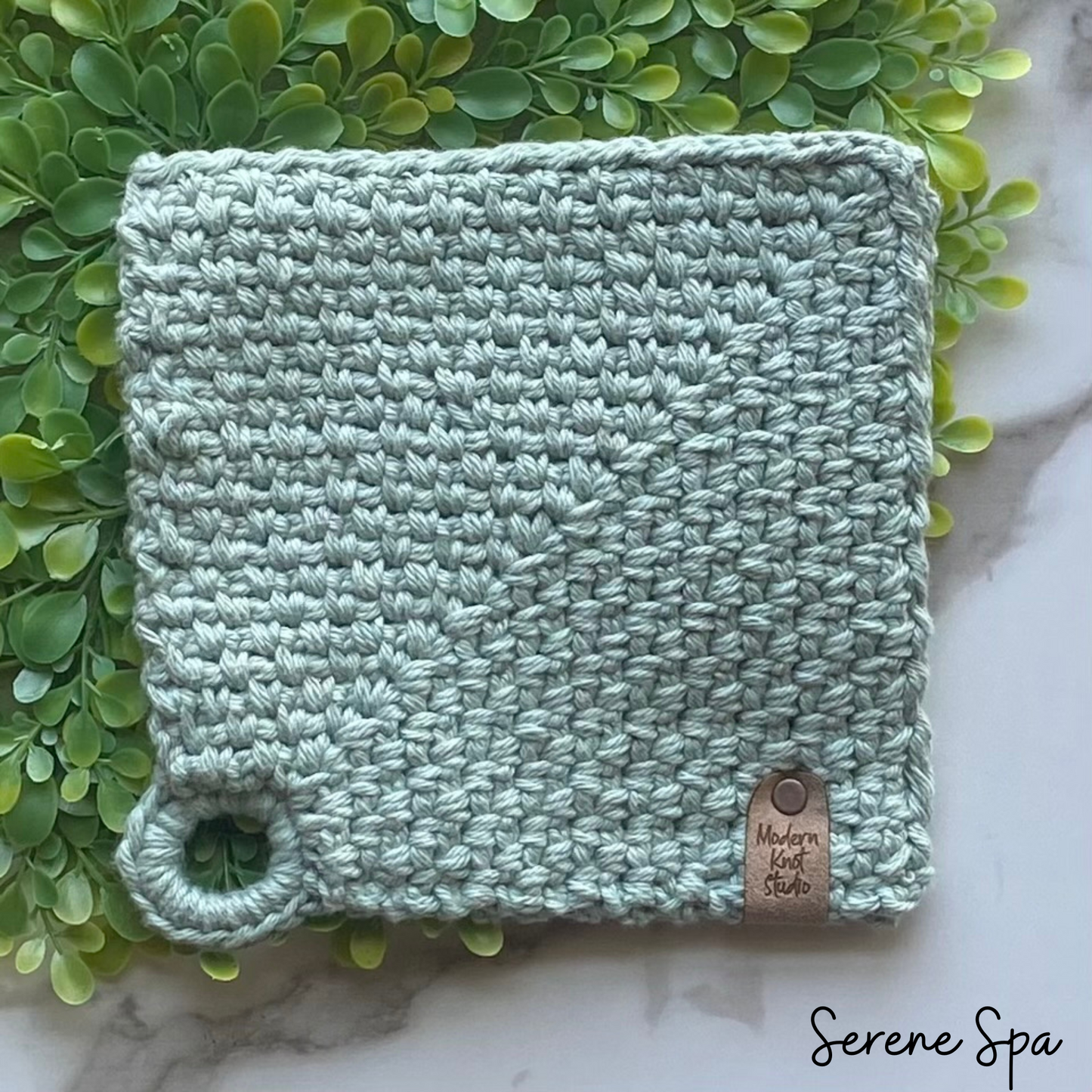 Square hot pad with hanging loop - Multiple colors